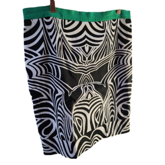 Linea Domani Dresses & Skirts - P129. Linea Domani Black and White Geometric Patterned A-line Skirt |10